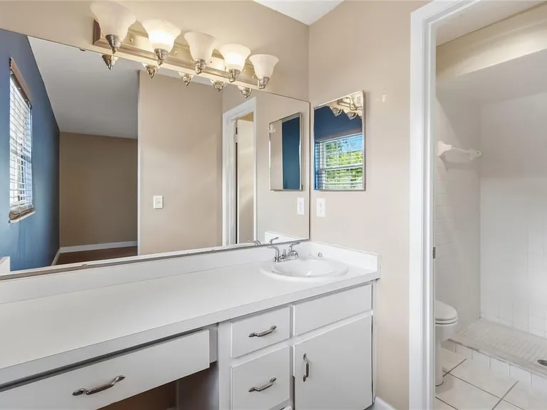 7832 Barberry Dr — Photo 12