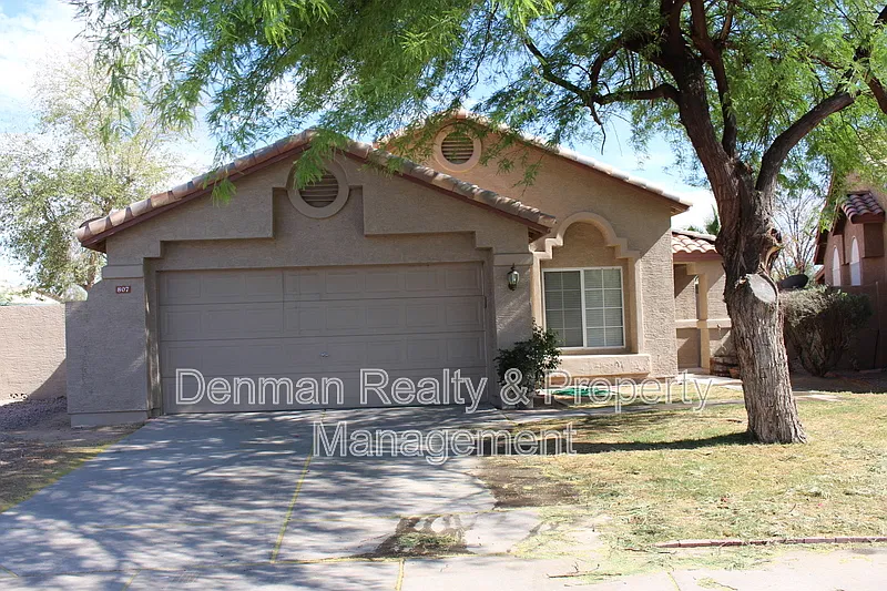 3 bed, 2.0 bath, 1673 sqft, $2,230 — Photo 1