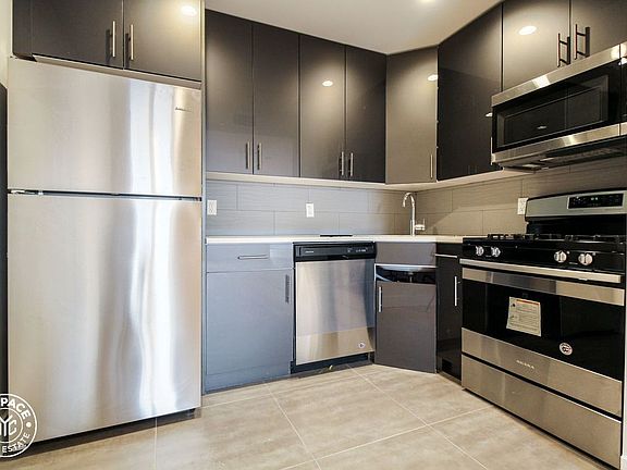 3rd image of 1550 Myrtle Ave #4A