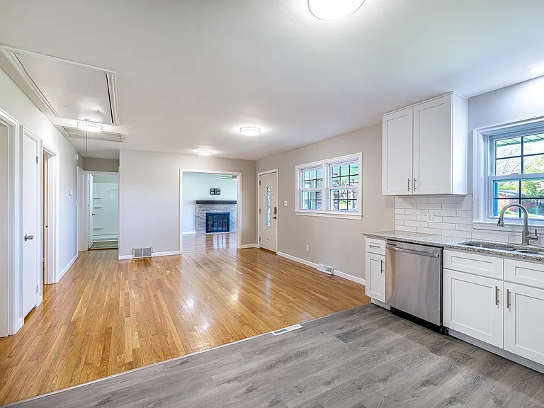 614 Portland Dr — Photo 10