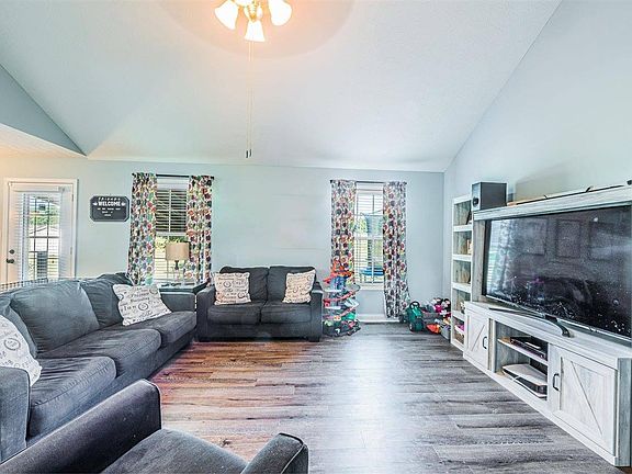 5th image of 333 Saint Paul Ave