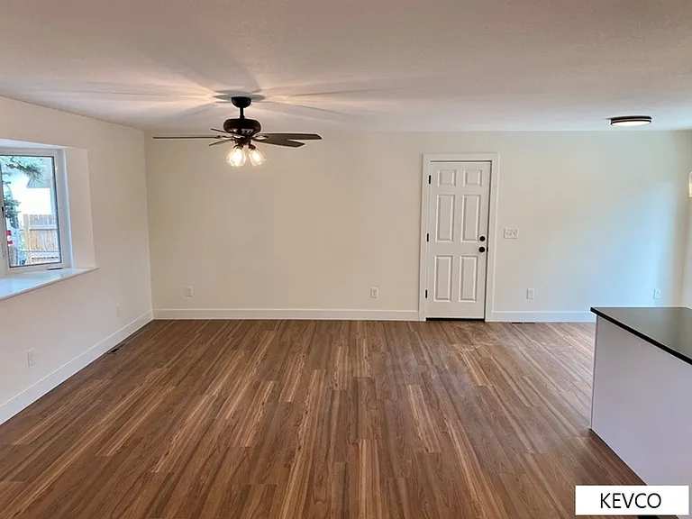 2401 Evergreen Dr — Photo 4