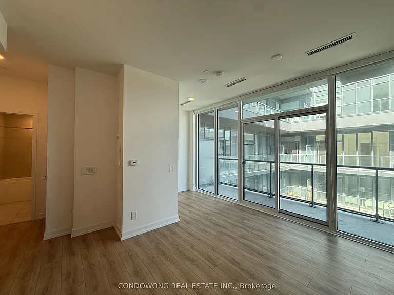 500 Dupont St #702 — Photo 3