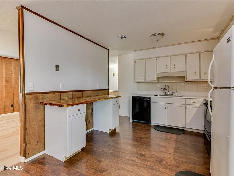 3823 Fairington Dr — Photo 14