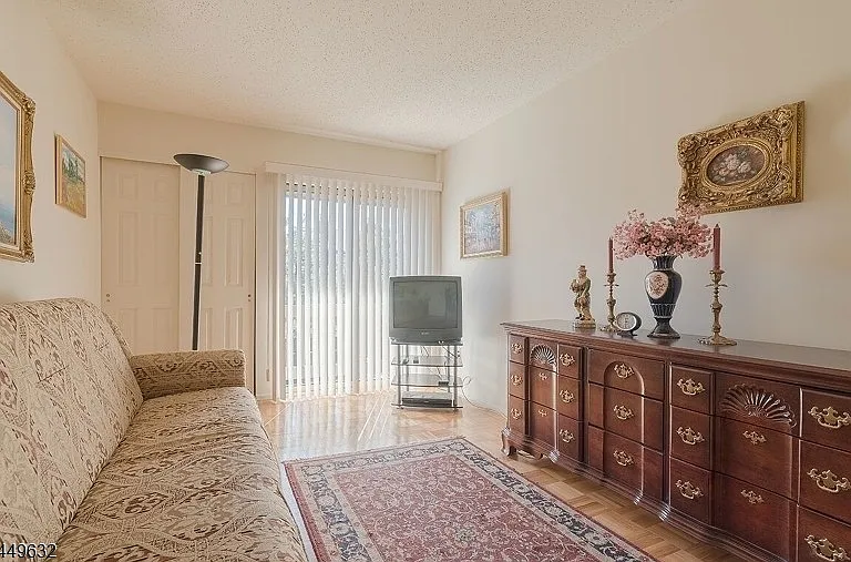 24 McChesney Ct — Photo 5