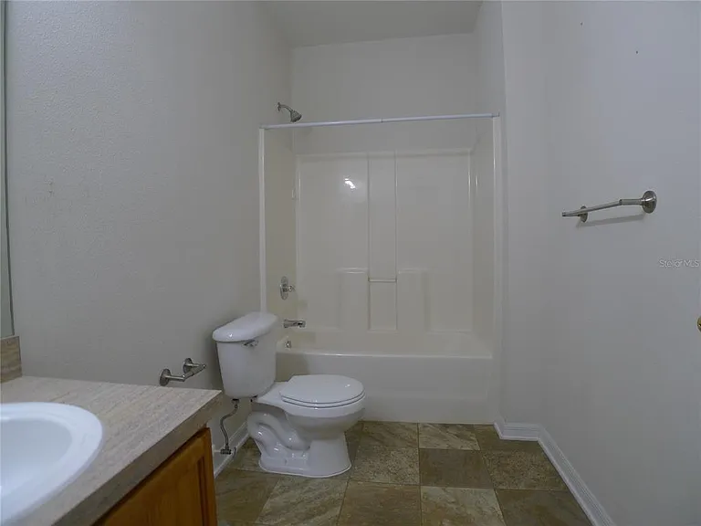 6829 Lake Eaglebrooke Dr — Photo 14