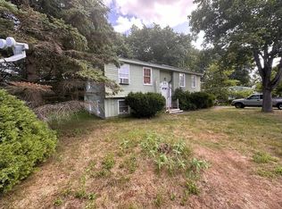 19 Rosewood Cir, Springvale, ME 04083
