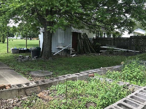 5th image of 245 Cemetery St