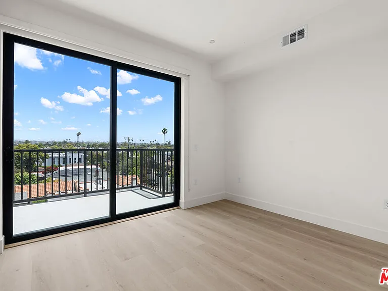 1808 Lincoln Blvd #405 — Photo 8