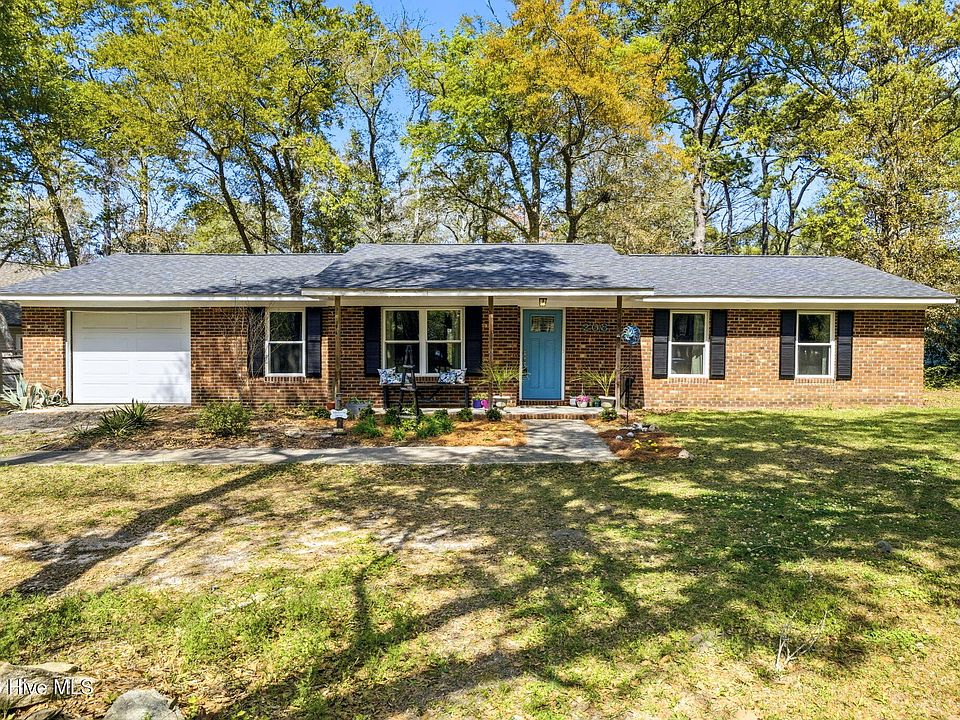 1st image of 208 Yaupon Drive