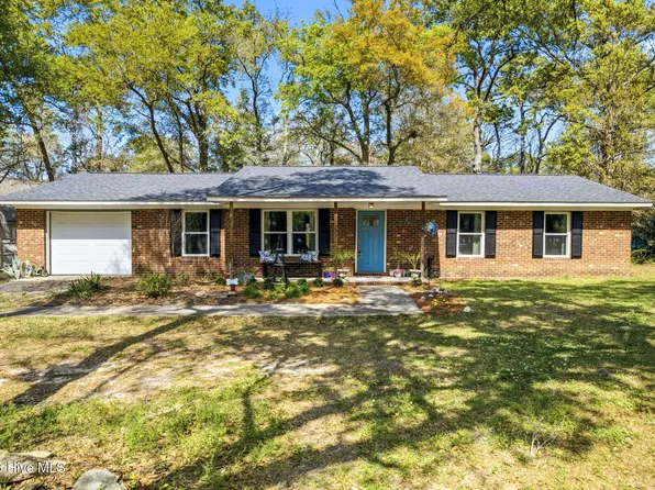 208 Yaupon Drive, Southport, NC 28461