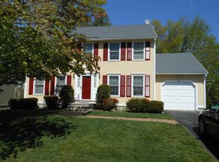 29 Stonegate Rd, Chelmsford, MA 01824