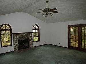 4th image of 3336 W Brookside Dr