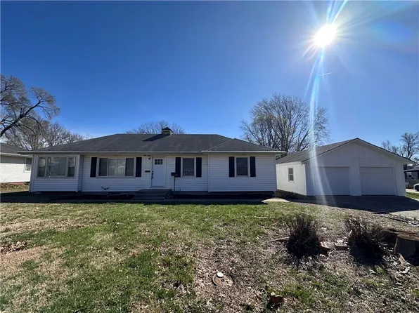 602 SW 15th St, Blue Springs, MO 64015