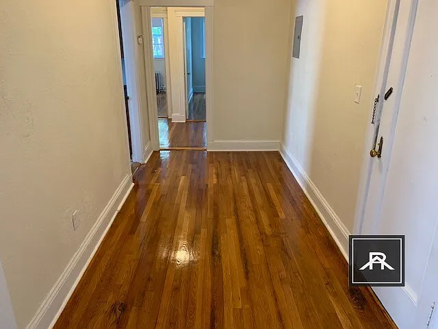72 Chiswick Rd #1 — Photo 9
