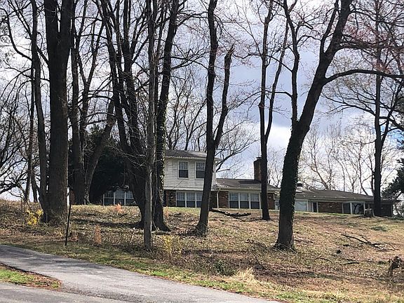 3rd image of 6408 Pond Dr