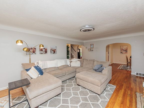 5th image of 412 Douglas Blvd