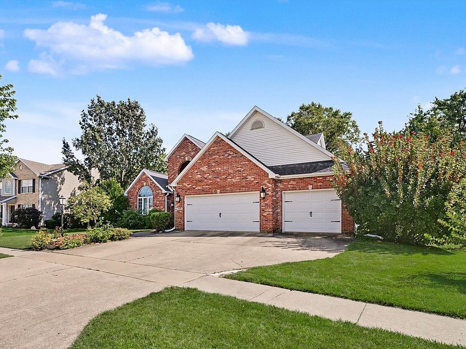 1st image of 303 Orchard Dr