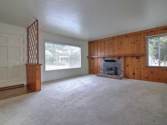 5th image of 215 Pine Garden Ln