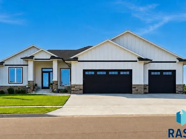 5600 E Daybreak Cir, Sioux Falls, SD 57110
