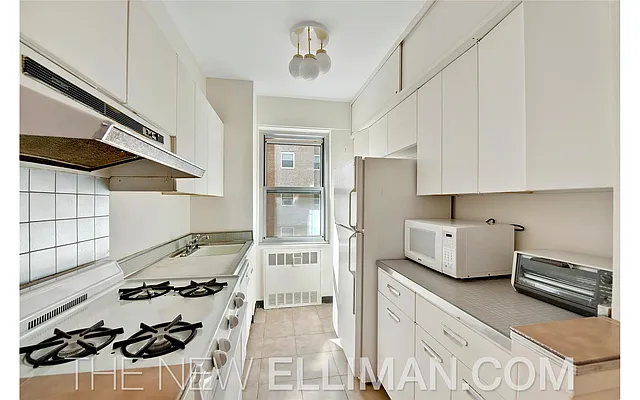 Sold by Douglas Elliman | media 25