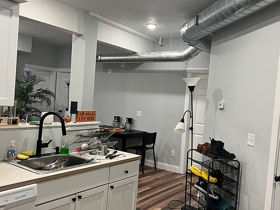 3rd image of 1035 14th Ave SE #6