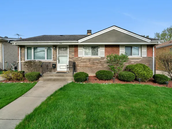 926 Meadowcrest Rd, La Grange Park, IL 60526