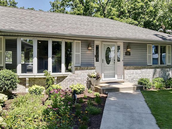 3rd image of 118 Hillview ROAD