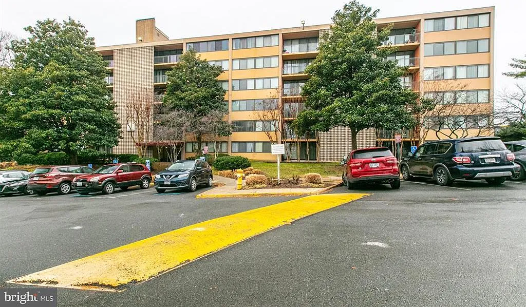 2 bed, 1025 sqft, $2,000 — Photo 1