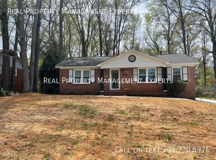 2825 Wedgefield Dr, Charlotte, NC 28208