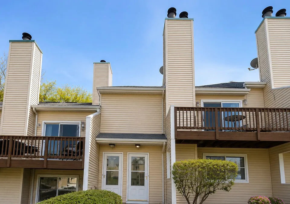 8 Rose Ln #24-19