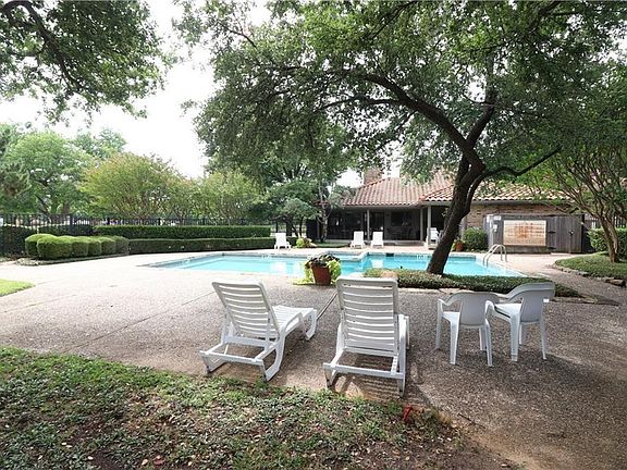 5th image of 14800 Enterprise Dr APT 22B