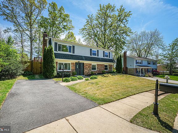 3rd image of 13764 Mahoney Dr