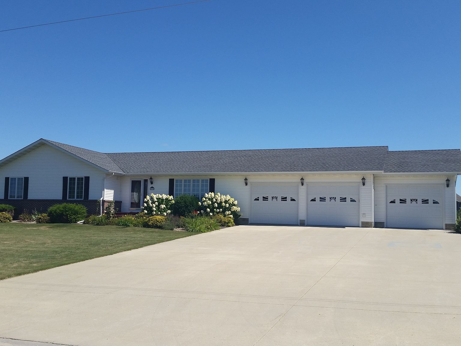 907 9th St E, Cresco, IA 52136 Zillow