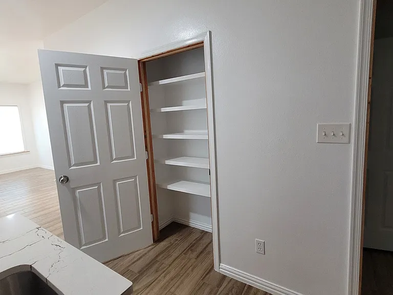 1005 County Road 3556 — Photo 7