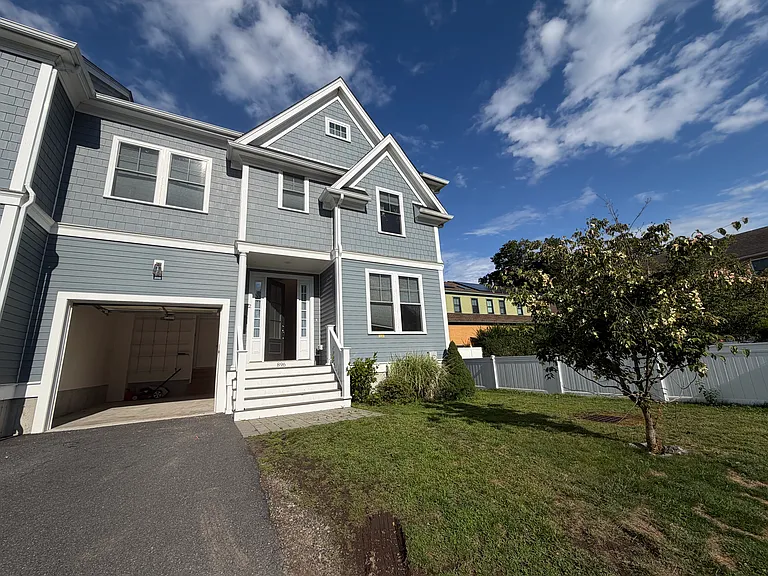896 Chestnut St #2 — Photo 2
