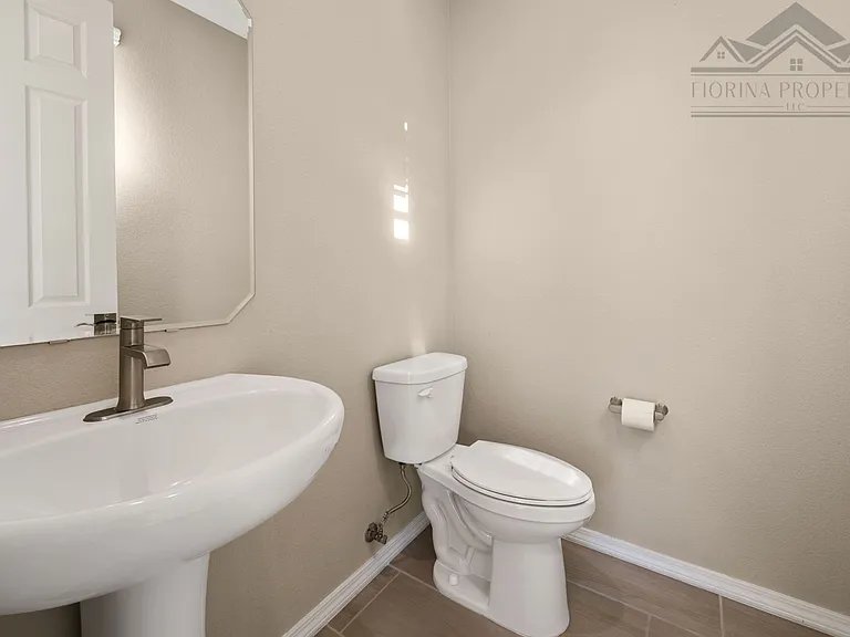 4650 Rail Runner Rd — Photo 11