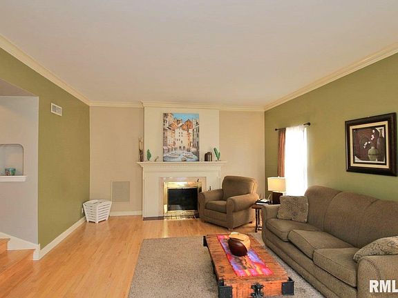 5th image of 306 W Hollyridge Cir