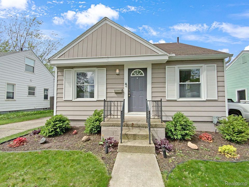 1st image of 1561 Woodward Hts