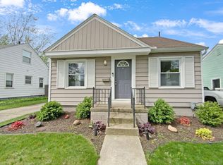 1561 Woodward Hts, Ferndale, MI