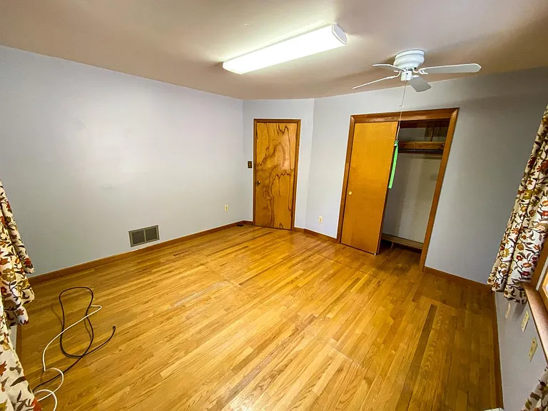 10910 Harford Rd — Photo 25