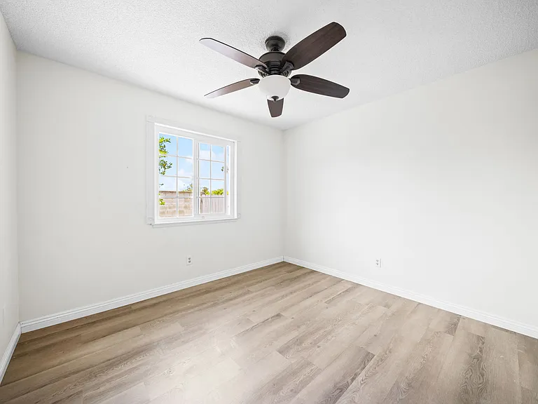 7608 Hyssop Dr — Photo 23