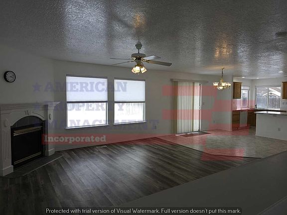 3rd image of 1895 W Mountain Pointe Ave