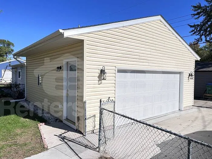 2921 Sumter Ave S — Photo 27