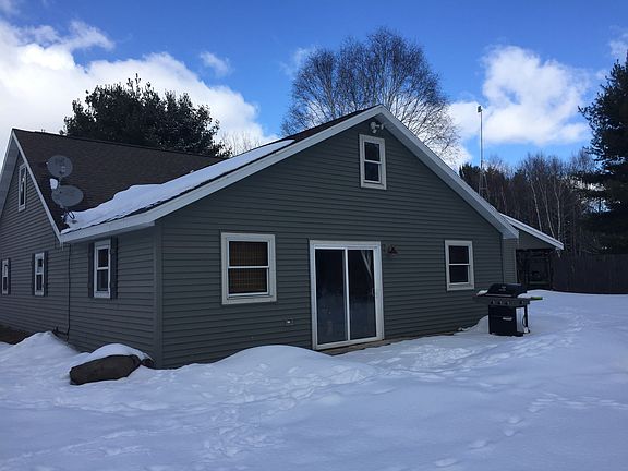 Back patio/grilling area.