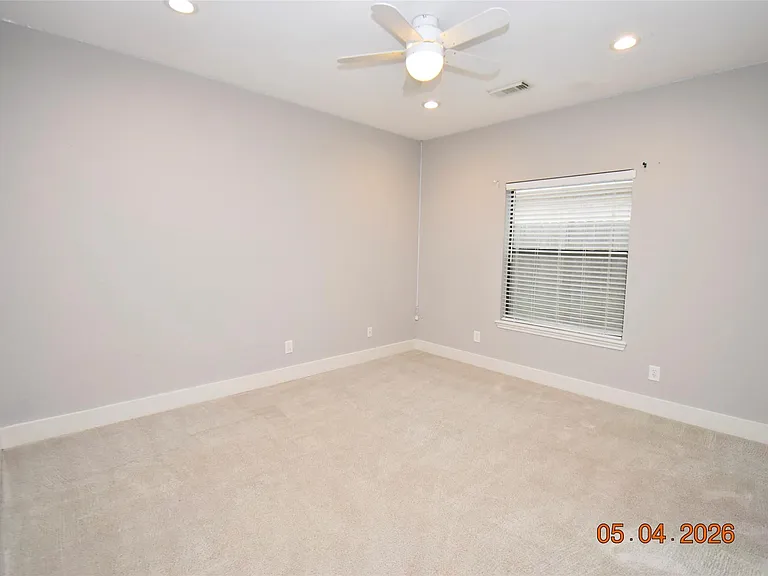 421 Creekside Dr — Photo 18