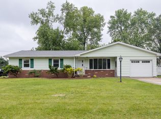 316 E Holley Dr, Kentland, IN