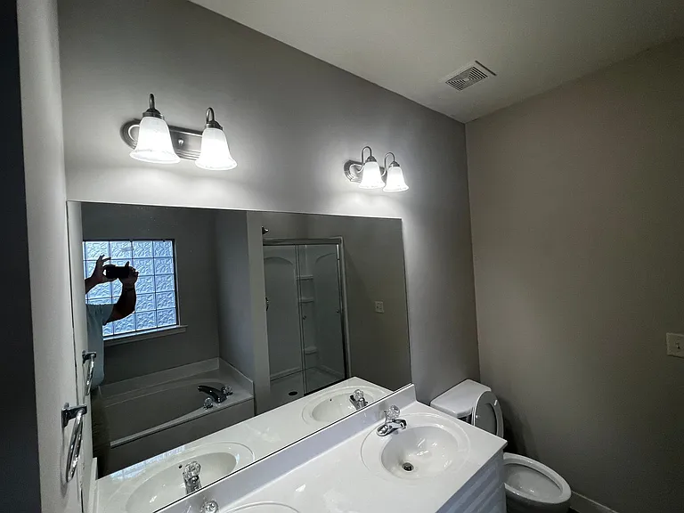 2208 Adkins Cir — Photo 26