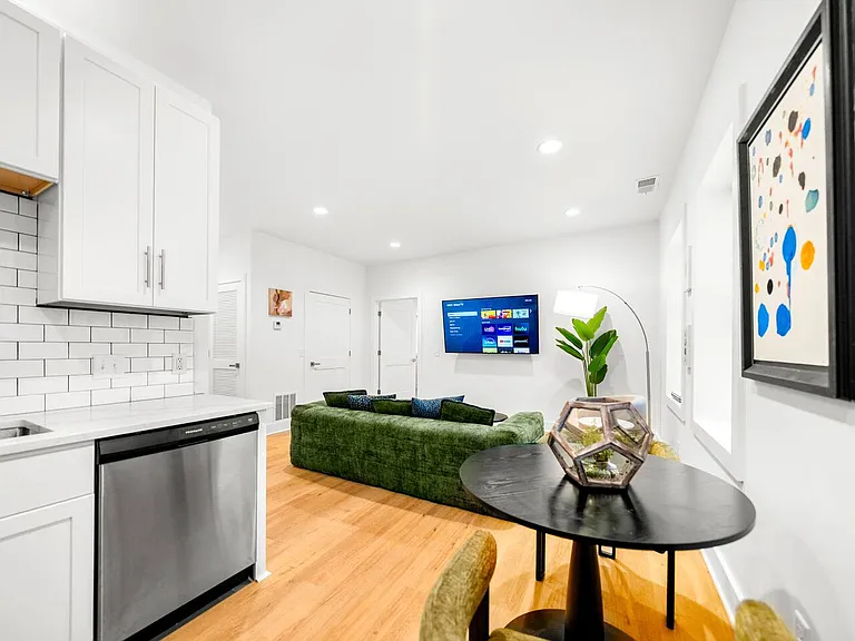 4245 Troost Ave #1 — Photo 10