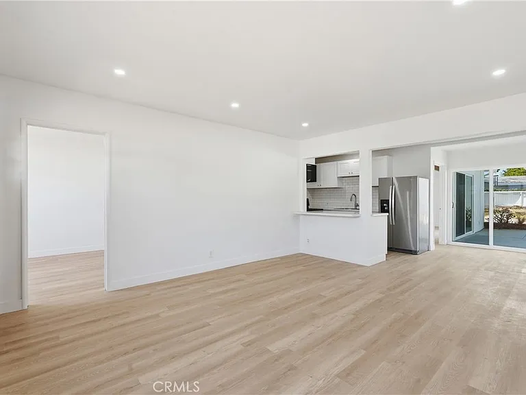 1700 Voorhees Ave — Photo 2